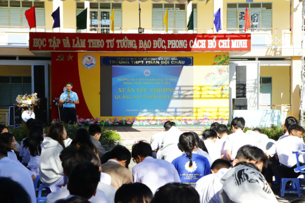 Chương trình “Mùa Xuân Yêu Thương” và Tư vấn tuyển sinh ngành Nuôi trồng Thủy sản