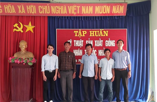 Viện Nuôi trồng Thủy sản tổ chức tập huấn Kỹ thuật sản xuất giống ốc nhảy tại Thành phố Cam Ranh