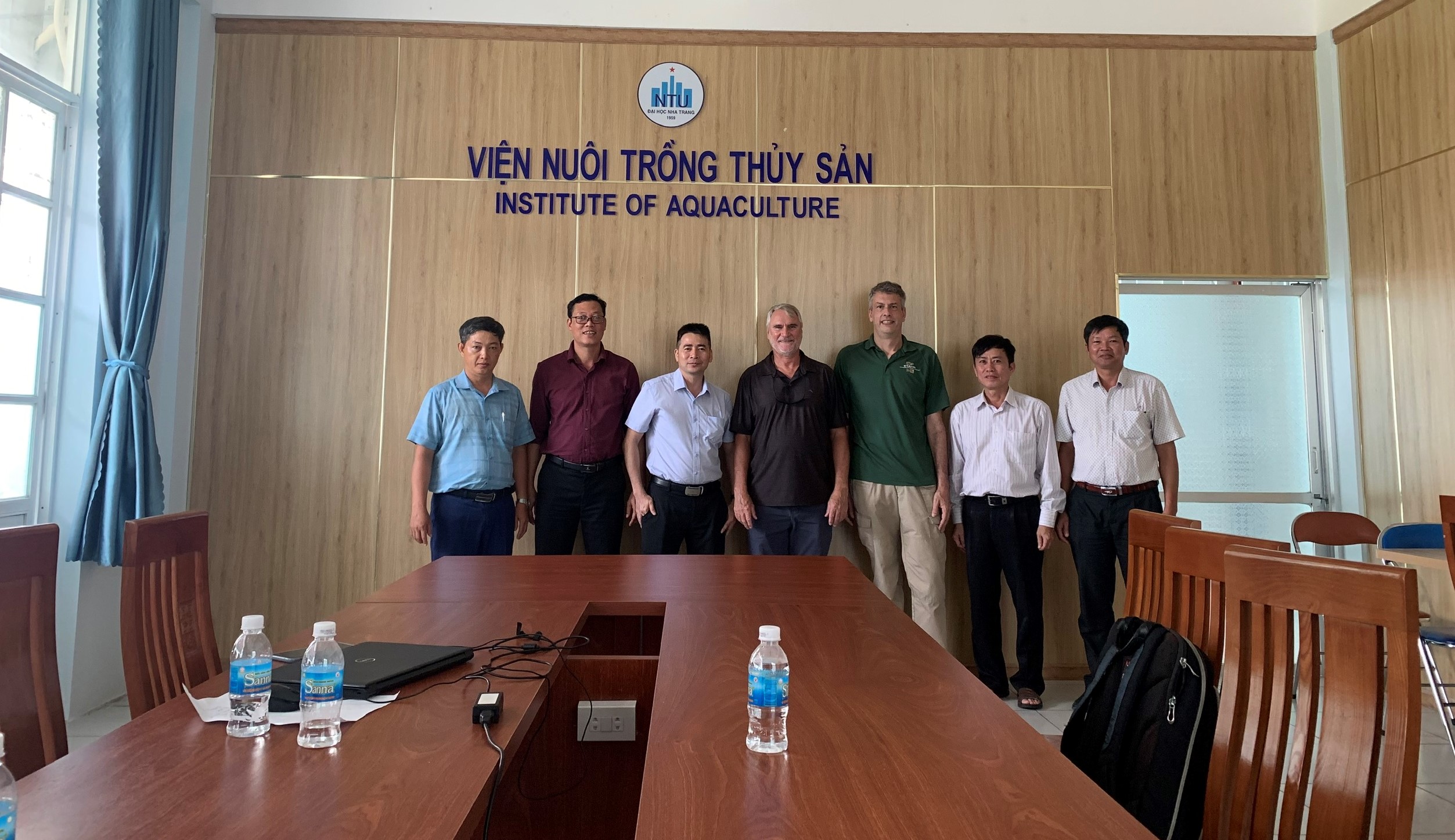 Viện Nuôi trồng Thủy sản, ĐH Nha Trang tổ chức Chương trình tham quan học tập nuôi tôm hùm và cá biển