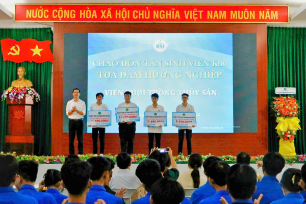 Viện Nuôi trồng Thủy sản: Gặp mặt Tân sinh viên K66 và Tọa đàm hướng nghiệp cho sinh viên